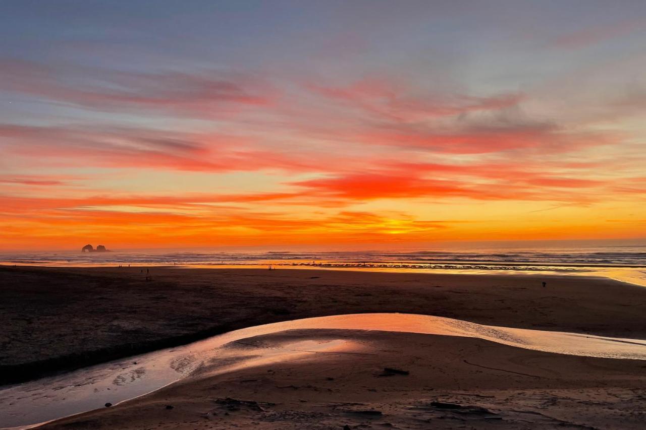 ​Rock Creek Inn Vacation Condos Rockaway Beach Oda fotoğraf