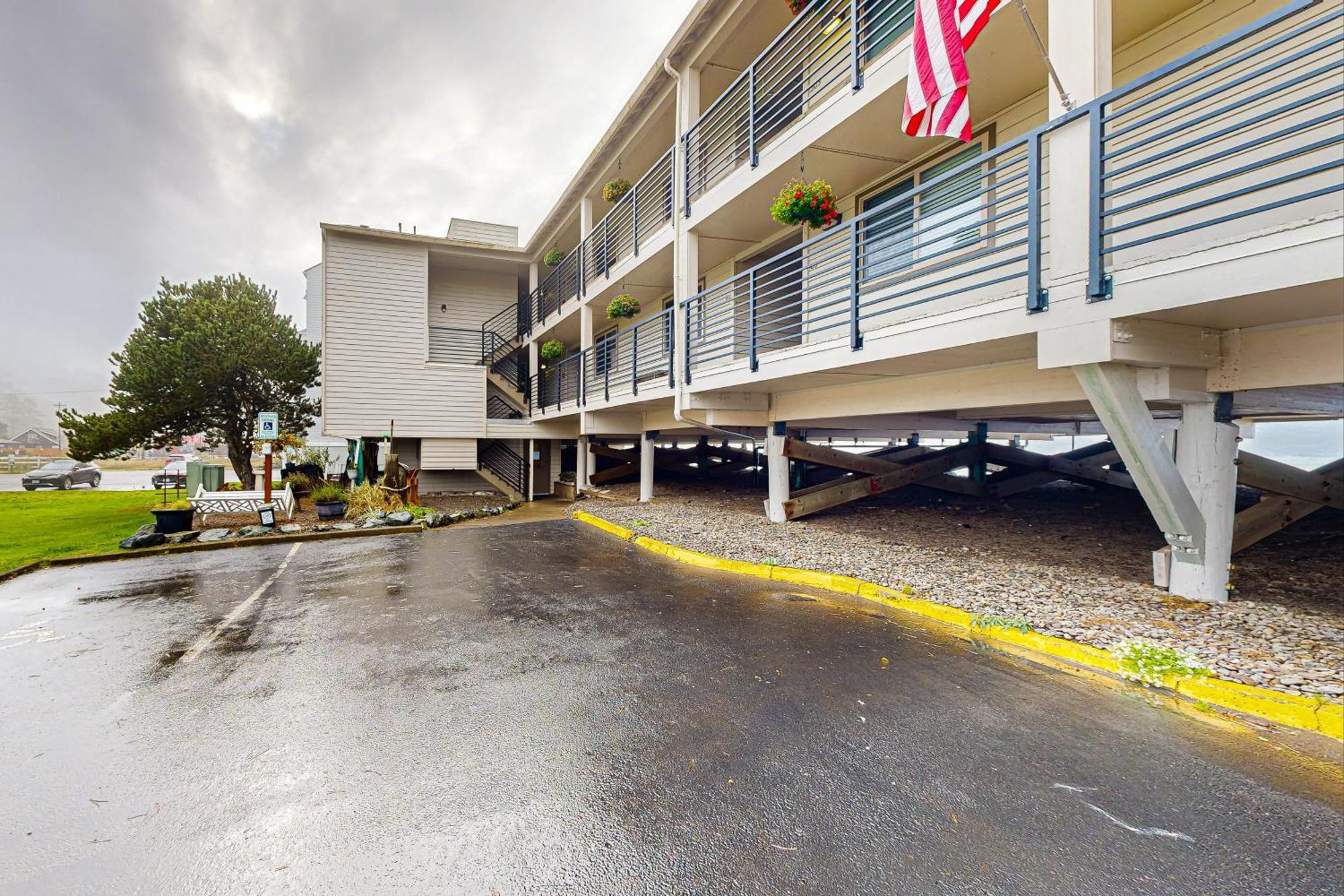 ​Rock Creek Inn Vacation Condos Rockaway Beach Oda fotoğraf
